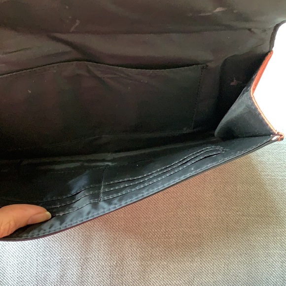 Guess Clutch for Spring/Summer - Picture 4 of 5